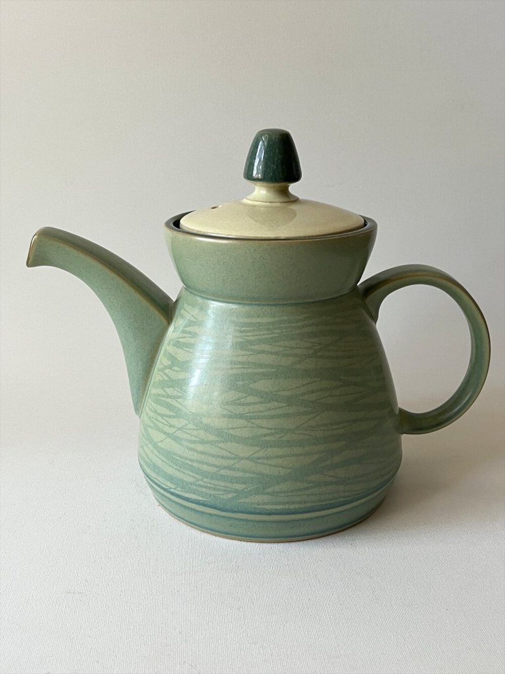 Denby England Calm Teapot Soft Sage Green Stoneware Discontinued 2 Pint Large